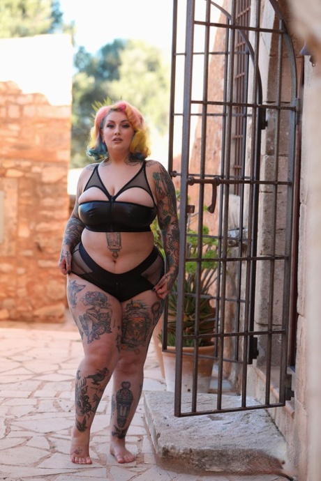 Galda Suicide modelo de alta definición imágenes